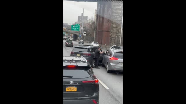 Violent Confrontation on Cross Bronx Expressway Leads to Tragic Accident